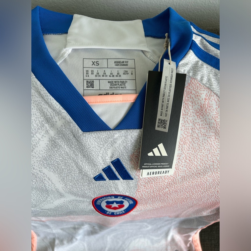 Adidas Authentic Chile National Team IA2521 Futbol Soccer Jersey Women’s Sz: XS - Picture 2 of 8